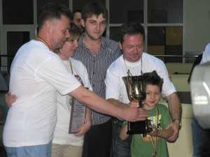 Володар Кубку з боулінгу серед ЗМІ 2010 р. - газета "Молодий буковинець"