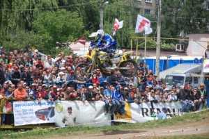 Екіпаж Даніеля Віллемсена - в польоті на чернівецькому етапі Чемпіонату світу-2009. Фото: Василь Кияшко, "МБ"