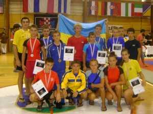 100824-WC-molodj-Ukr-team-copy