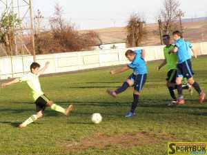 Ворота ФК "Неполоківці" атакує Григорій Савчук