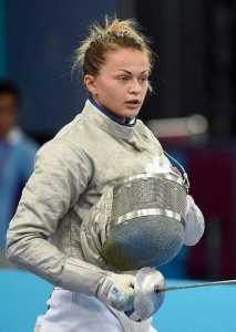 fehtuvannya-kravatska-mishina-maska-ruky-