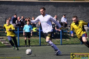 В атаці Олександр Лисюк (Везувій-Машзавод)